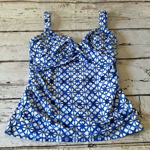 Woman’s size 4 Tankini Swim Lands End, adjustable straps, blue white underwire - Picture 1 of 4